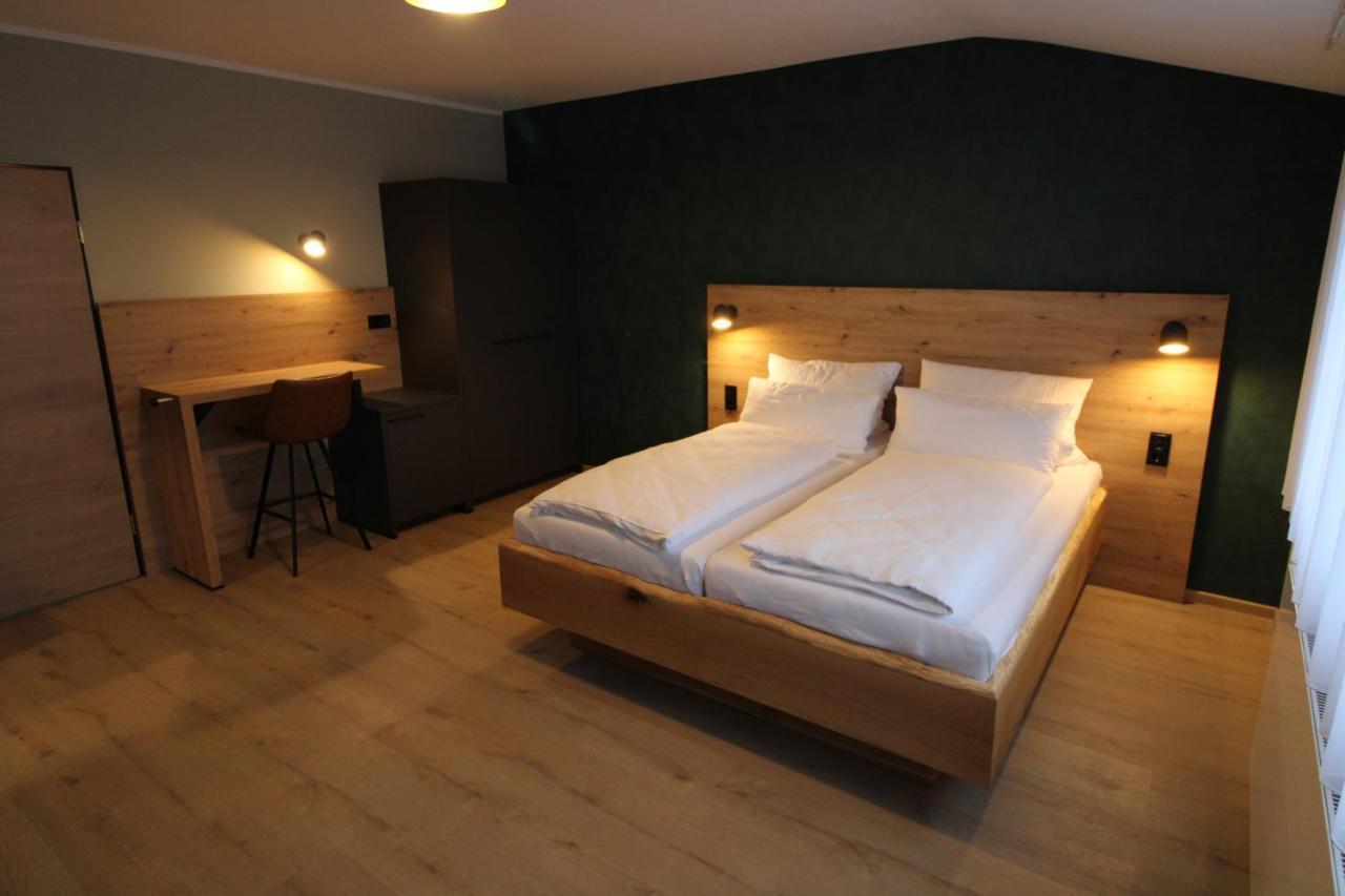 Der Hirsch Hotel Моншау Екстер'єр фото