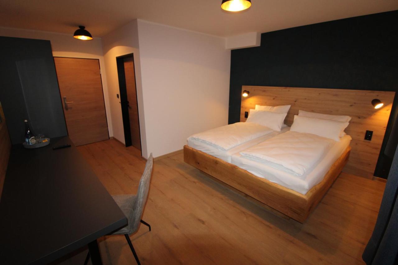 Der Hirsch Hotel Моншау Екстер'єр фото