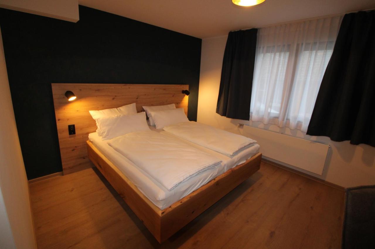 Der Hirsch Hotel Моншау Екстер'єр фото